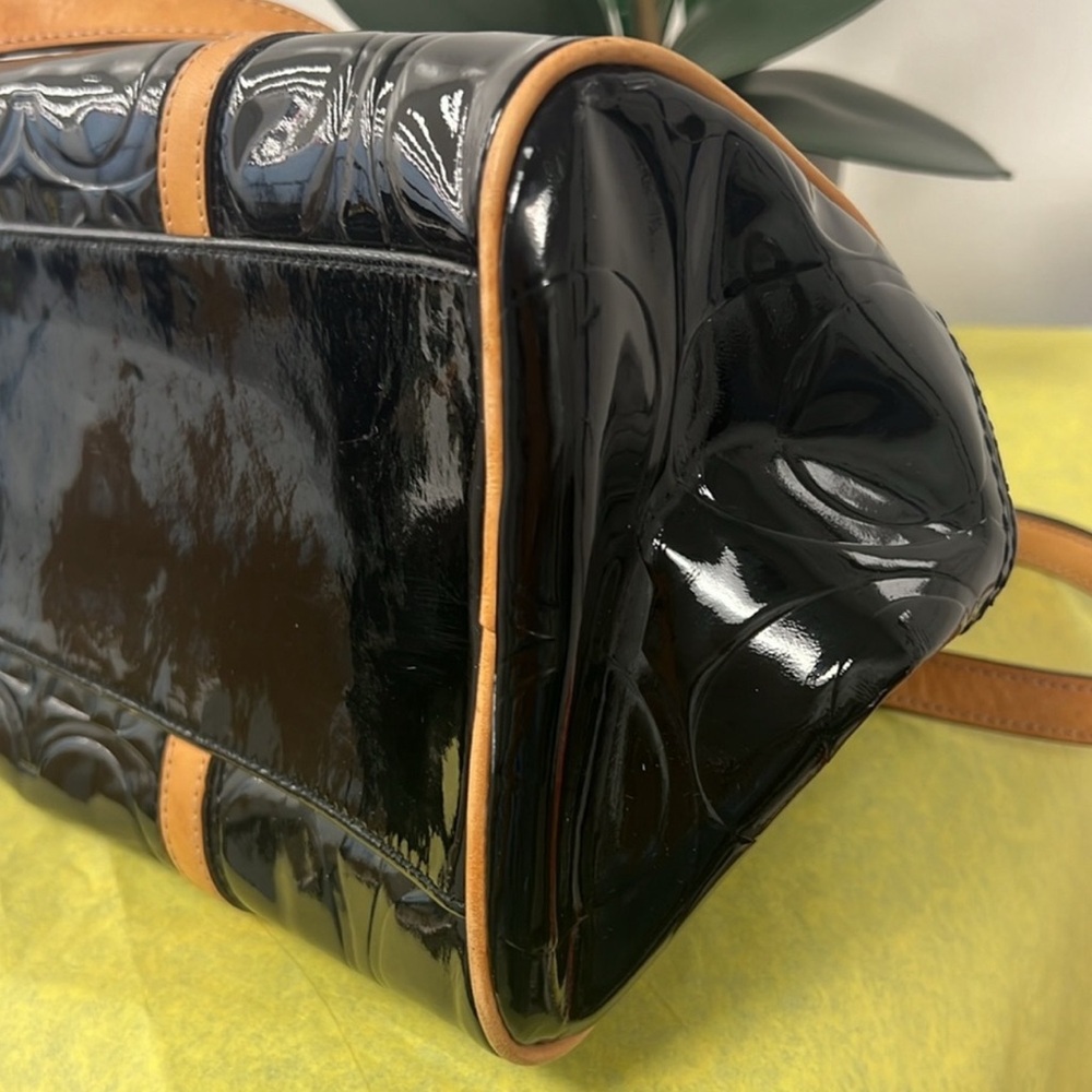 *SOLD*Coach Patent Leather Shoulder Bag - Picture 10 of 11